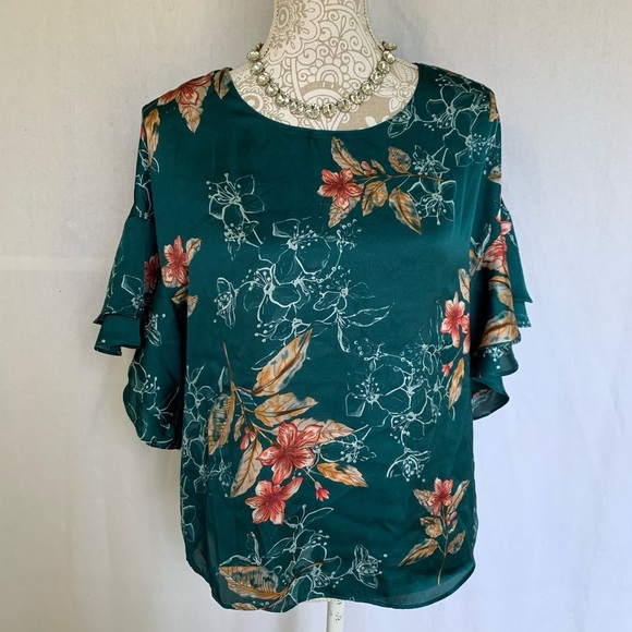 Charming Charlie // Green Floral Ruffle Sleeve Top mar2 - Picture 1 of 8